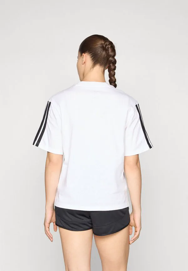 Футболка essentials с тремя полосками и принтом "бойфренд" Adidas Sportswear, White/Black — фото 3