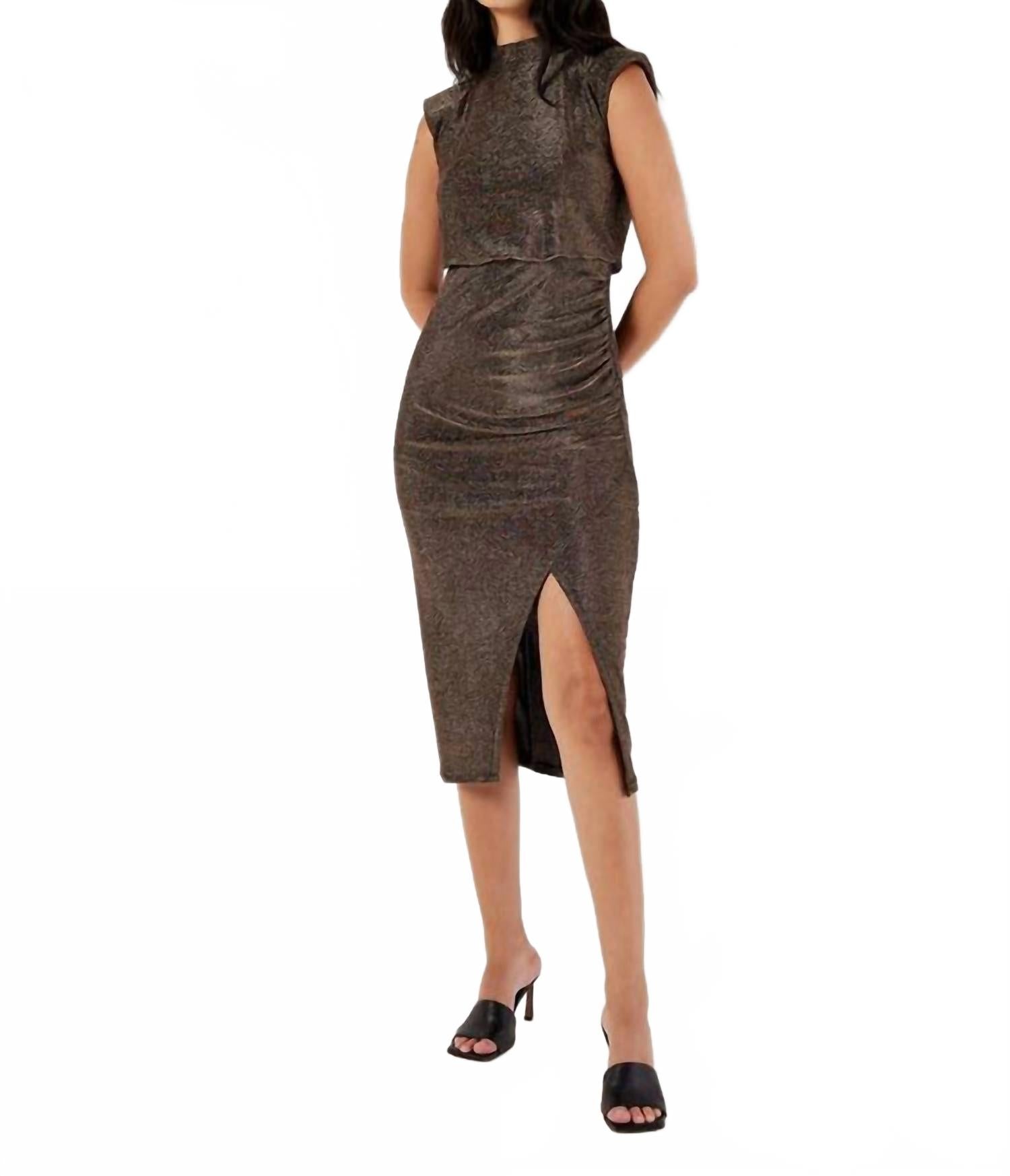 

Фара Платье в коричневом APRICOT