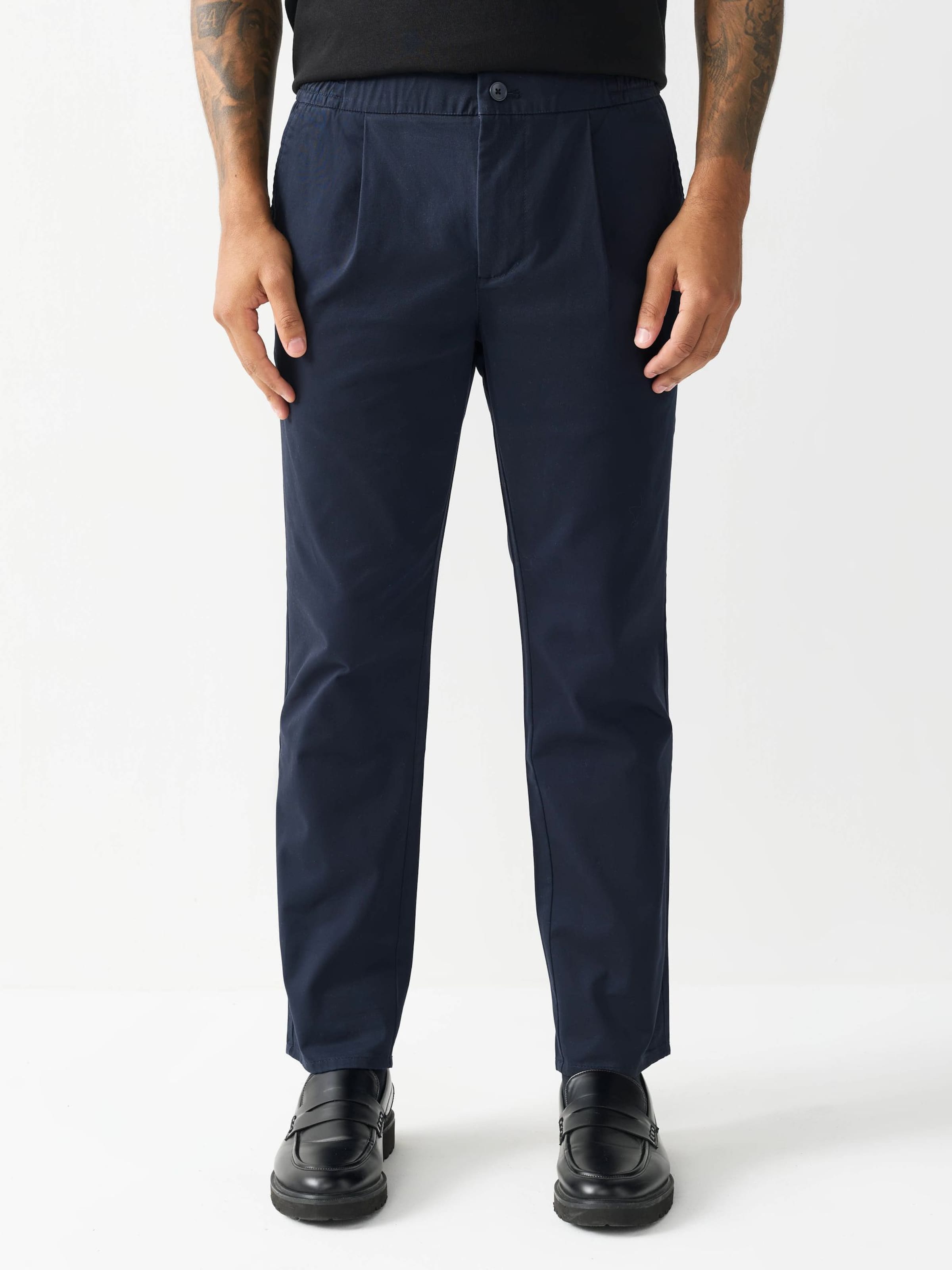 Next Свободные брюки-чиносы в цвете navy — фото 2
