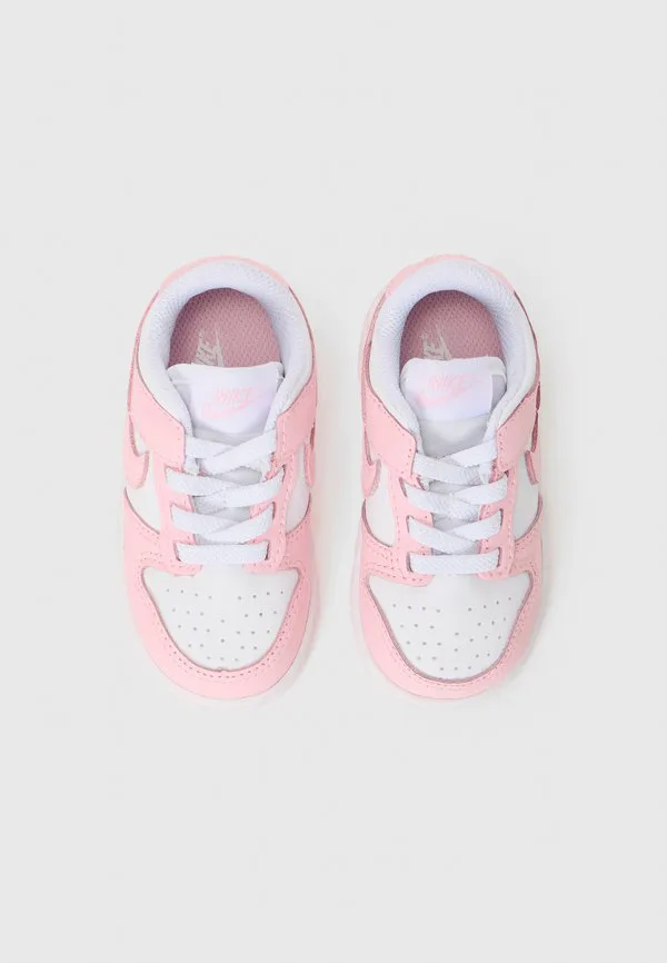 Унисекс кроссовки dunk low Nike Sportswear, White/Med Soft Pink/White — фото 4