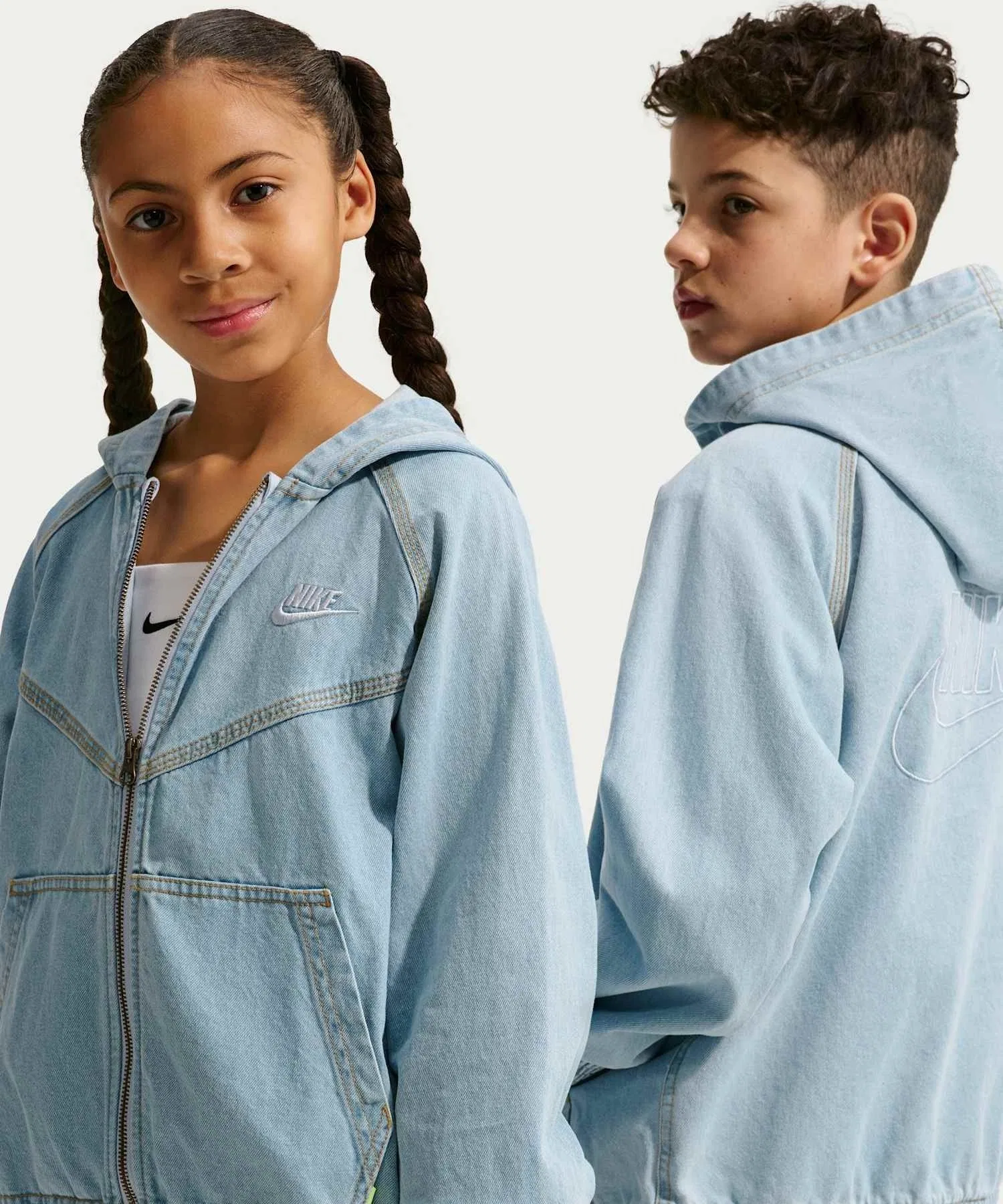Детская джинсовая куртка Nike Sportswear Collection на молнии с капюшоном / Детская джинсовая куртка Nike Sportswear Collection на молнии с капюшоном IF2306-436, светло-голубой (светло-голубой)