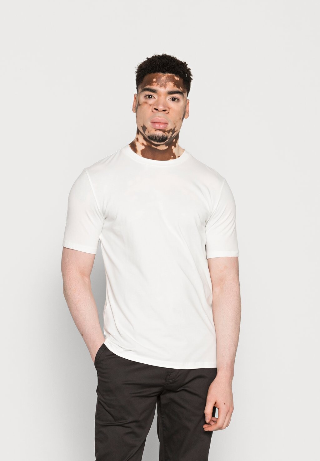 

Базовая футболка Classic Crewneck Tee Scotch & Soda, белый