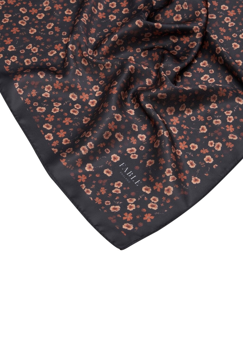 

Шарф DECO BLOOM SILKY LIGHT WEIGHT FABLE ENGLAND, черный