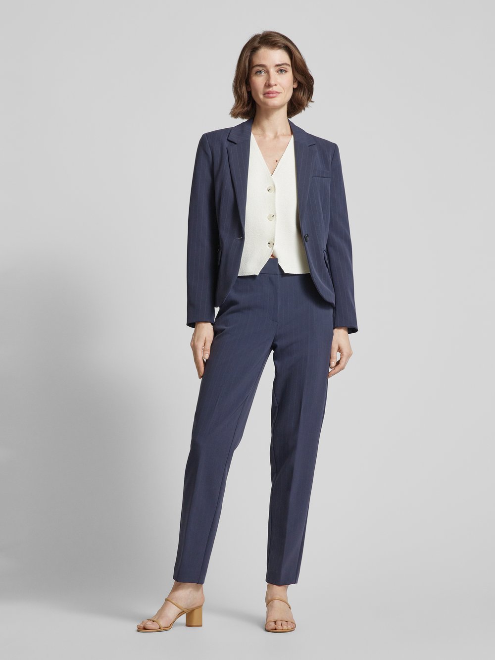 

Брюки из ткани со стрелками Selected Femme