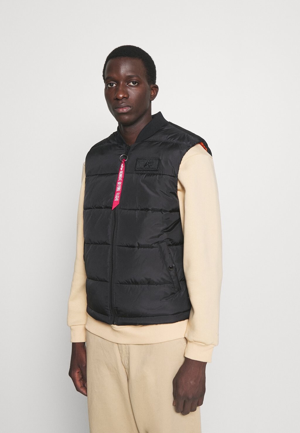 

Жилет Alpha Industries LW, черный