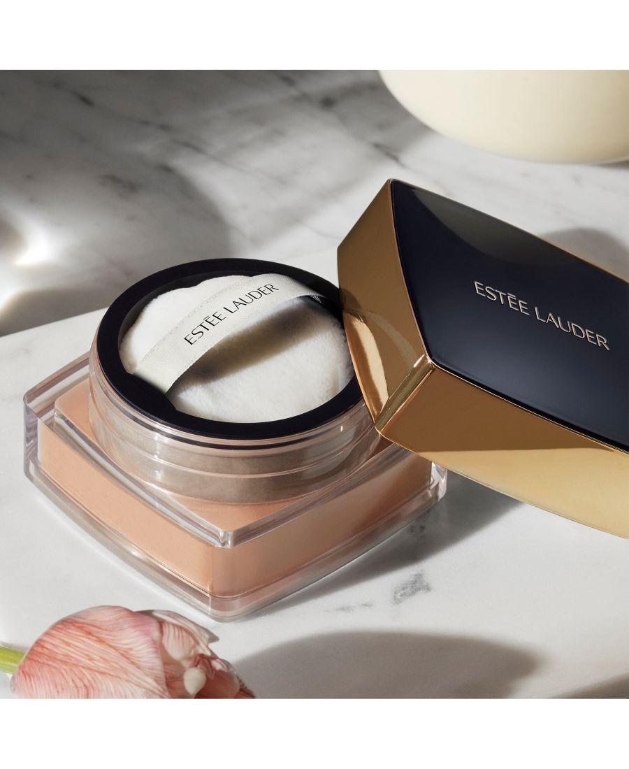 Рассыпчатая фиксирующая пудра Double Wear Sheer Flattery Estée Lauder, светлый матовый — фото 3