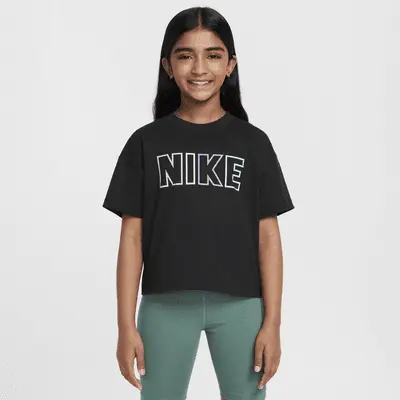 

Футболка Nike Sportswear Essential, черный