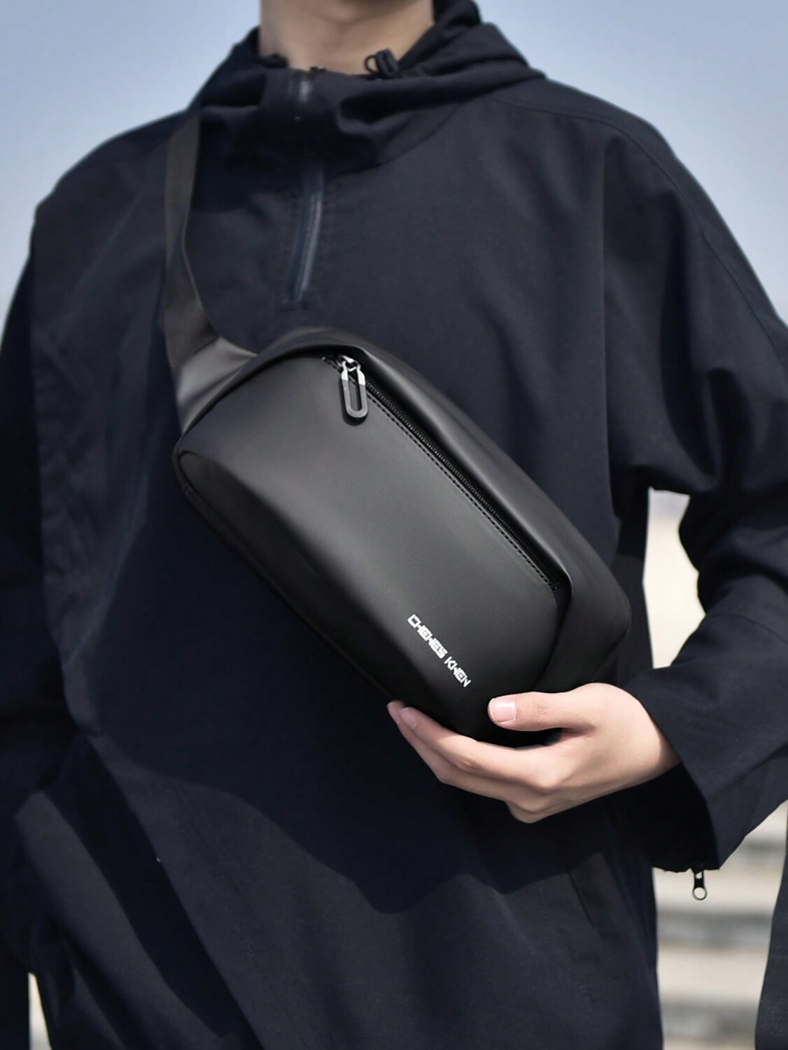 

Поясная сумка с графическим письмом и застежкой-молнией Черная сумка через плечо из искусственной кожи