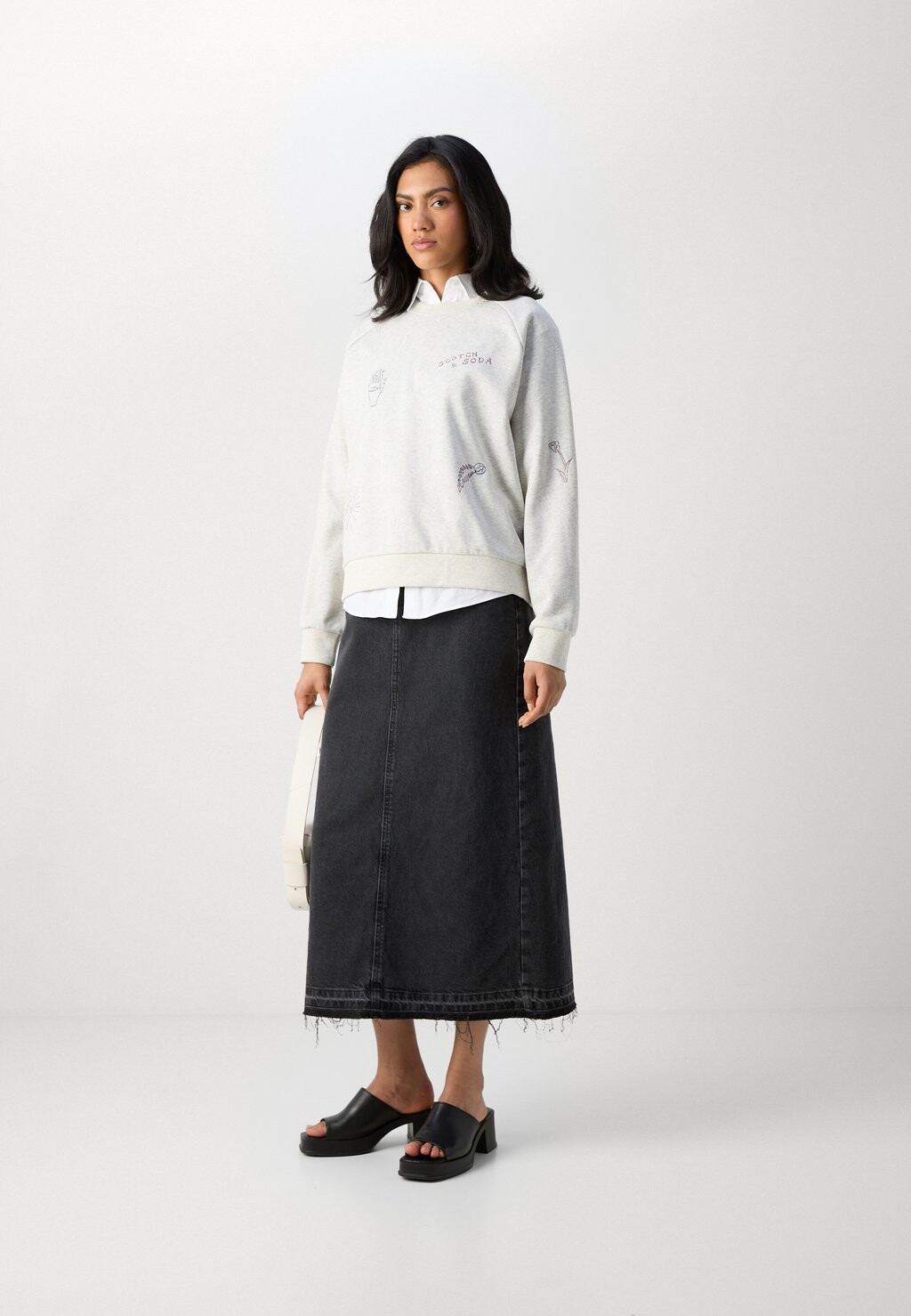 

Толстовка EMBROIDERED RAGLAN RELAXED FIT Scotch & Soda, кремовый