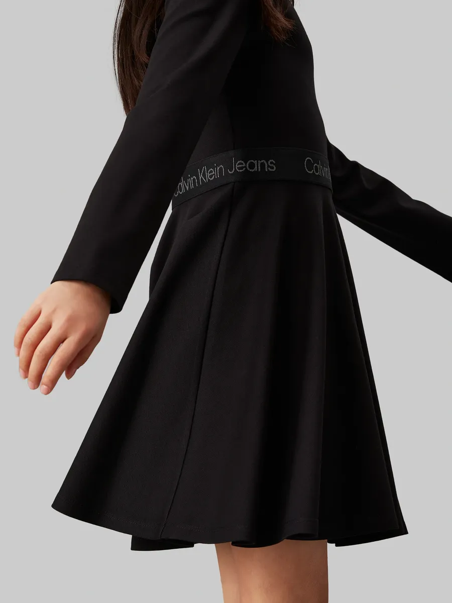 Платье миди Calvin Klein Jeans "Ls Logo Tape Punto Dress", для детей до 16 лет, с надписью-логотипом, черный — фото 4