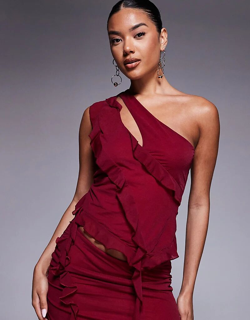 

Асимметричный сетчатый топ с вырезом и оборками от ASOS DESIGN бордового цвета