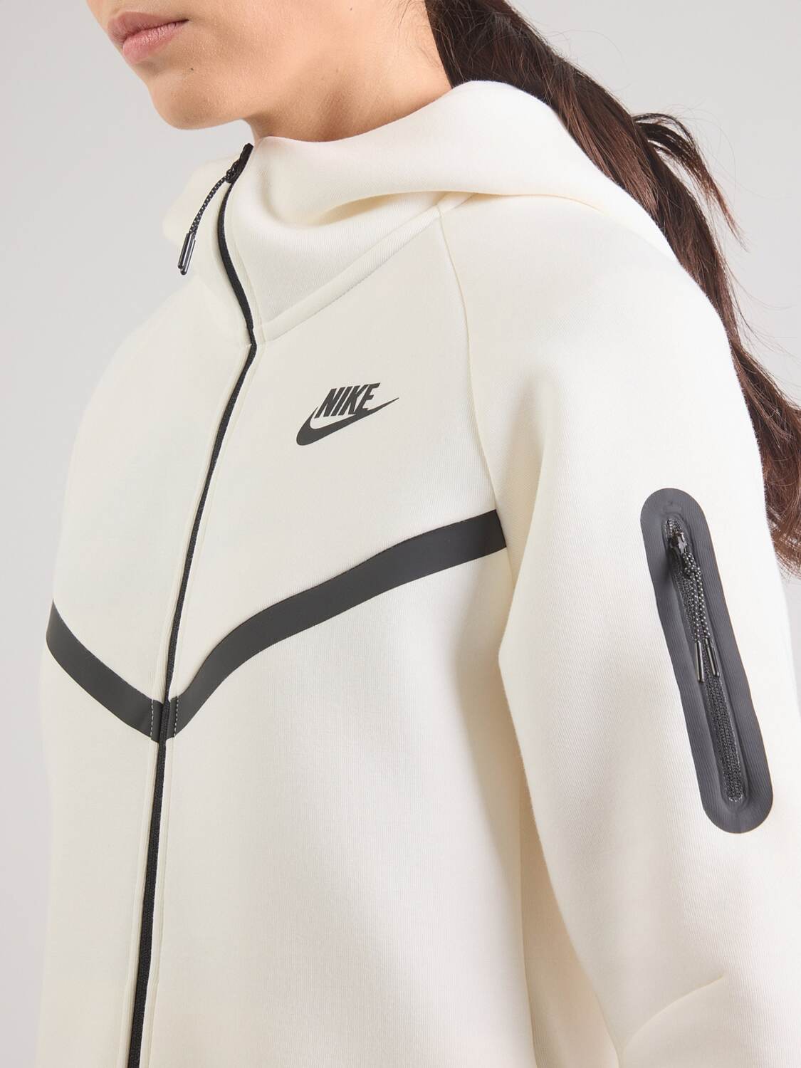 Nike Sportswear Толстовка с молнией 'TECH FLEECE 2' в светло-бежевом цвете — фото 2