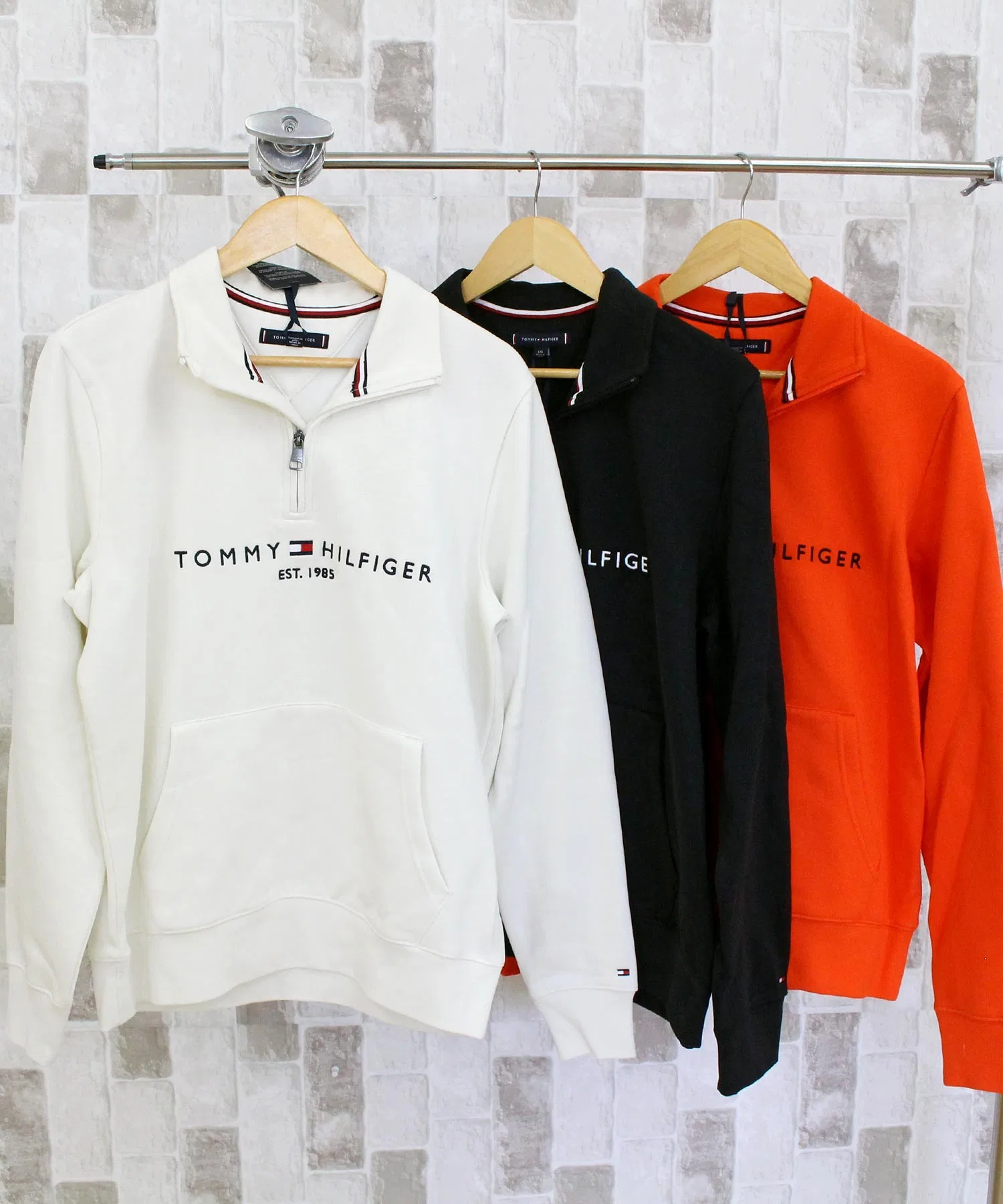 Толстовка с высоким воротником Tommy Logo, флисовая, с застежкой-молнией до середины груди. — фото 2
