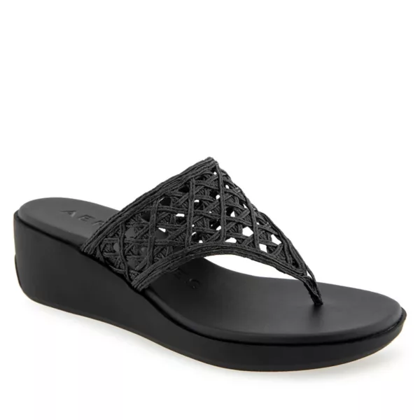 Женские босоножки на танкетке Ivie Aerosoles, цвет black raffia