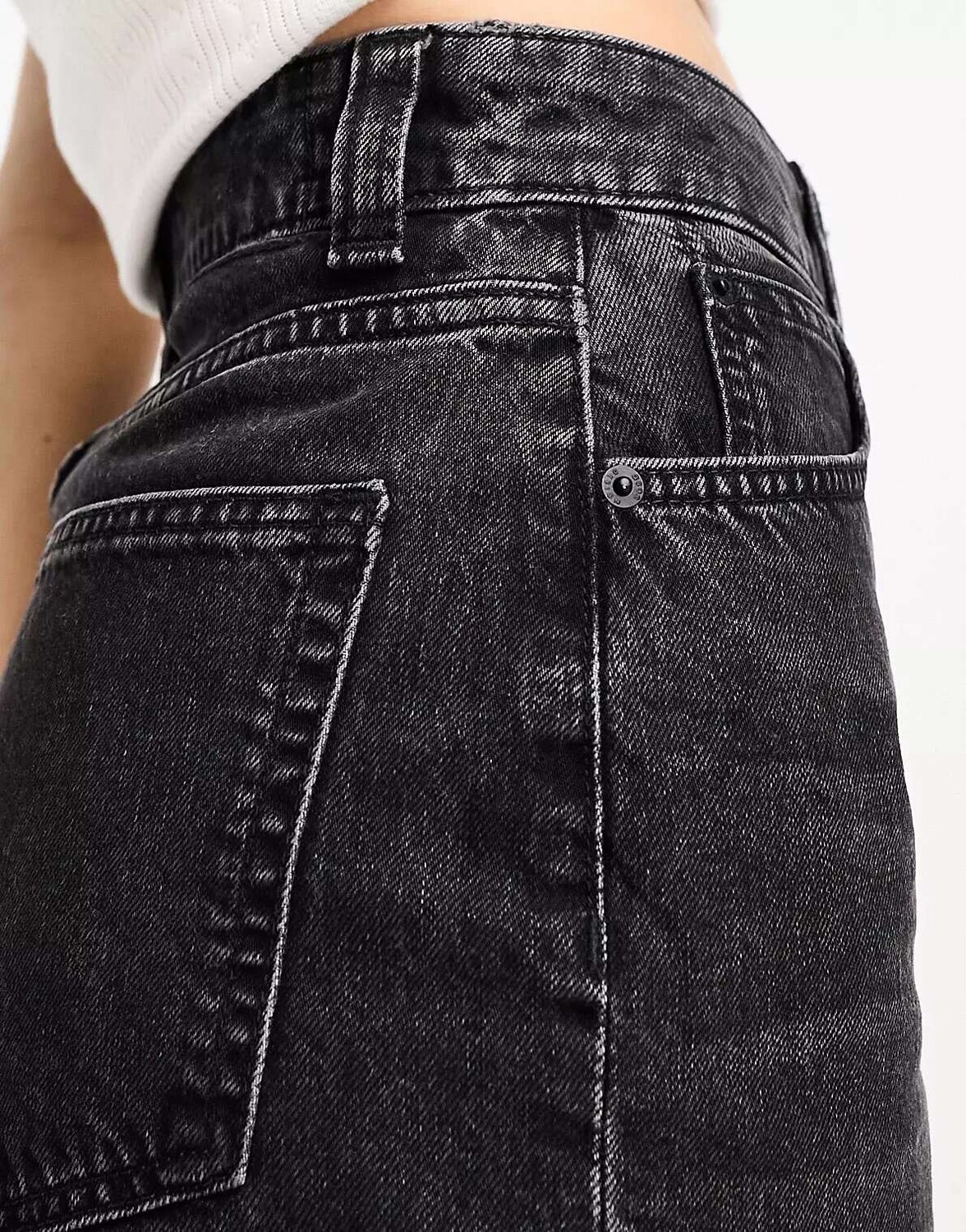 

Стираные черные джинсы ASOS Dad