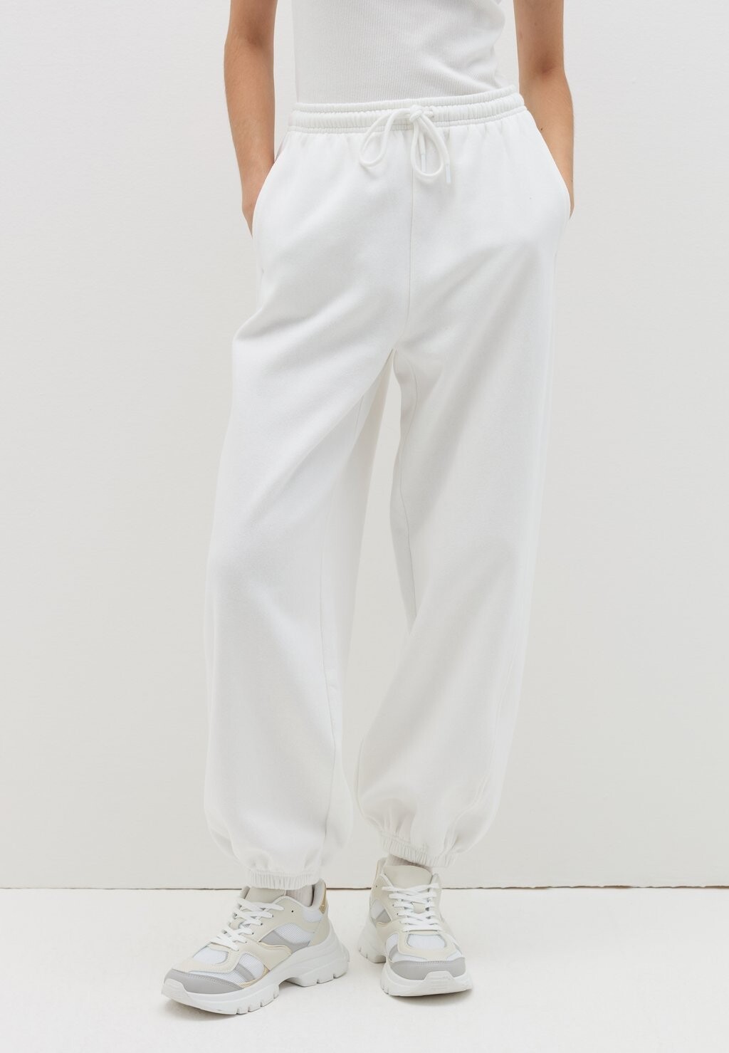 

Спортивные брюки JOGGERS WITH DRAWSTRING B.ANGEL, белый