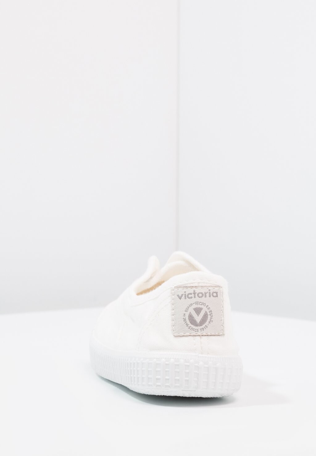 

Лоферы Inglesa Lona Tintada Victoria Shoes, белые