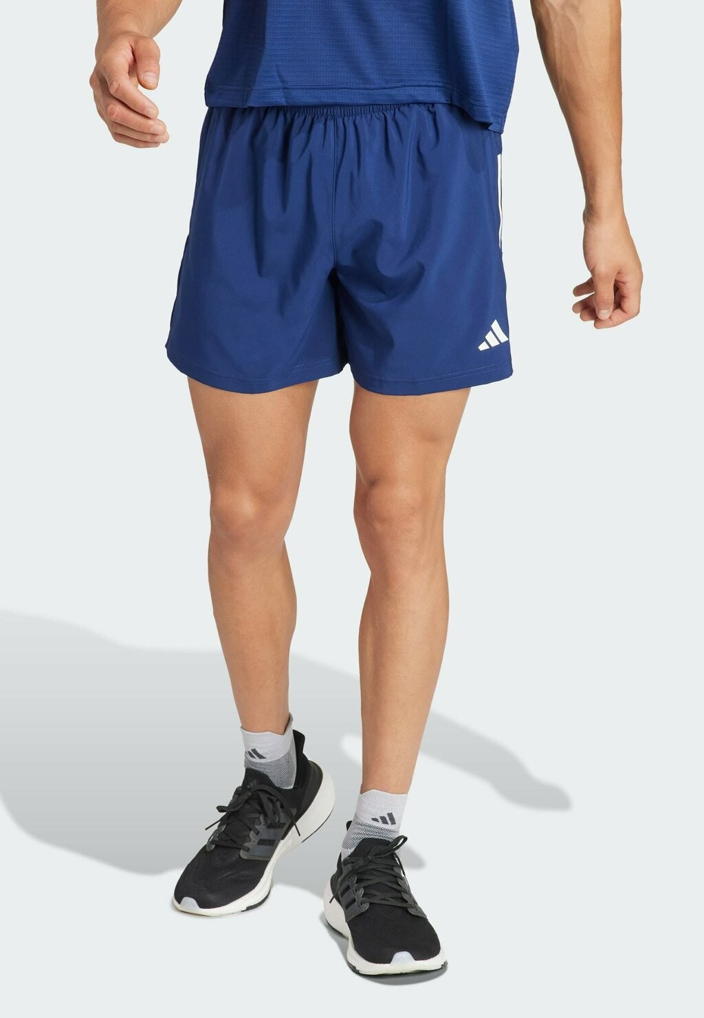 

Спортивные шорты Adidas, темно-синие