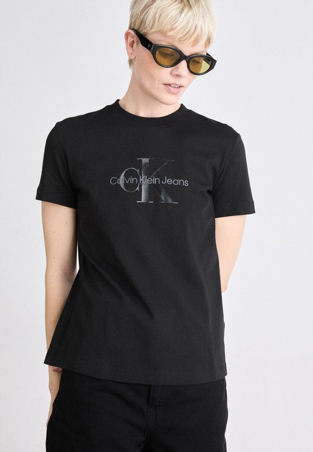 

Футболка с принтом GLOSSY MONOLOGO REGULAR TEE Calvin Klein Jeans, черный