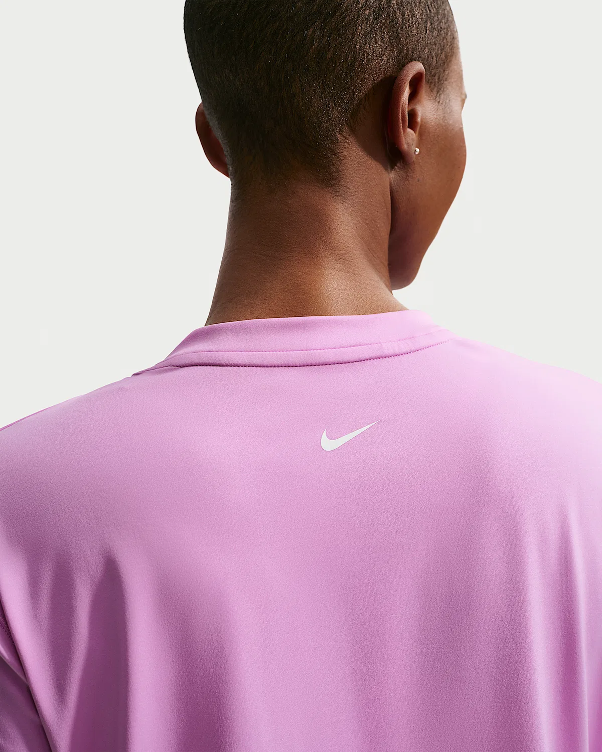 Женская свободная футболка Nike Pro, Light Magenta/White — фото 2