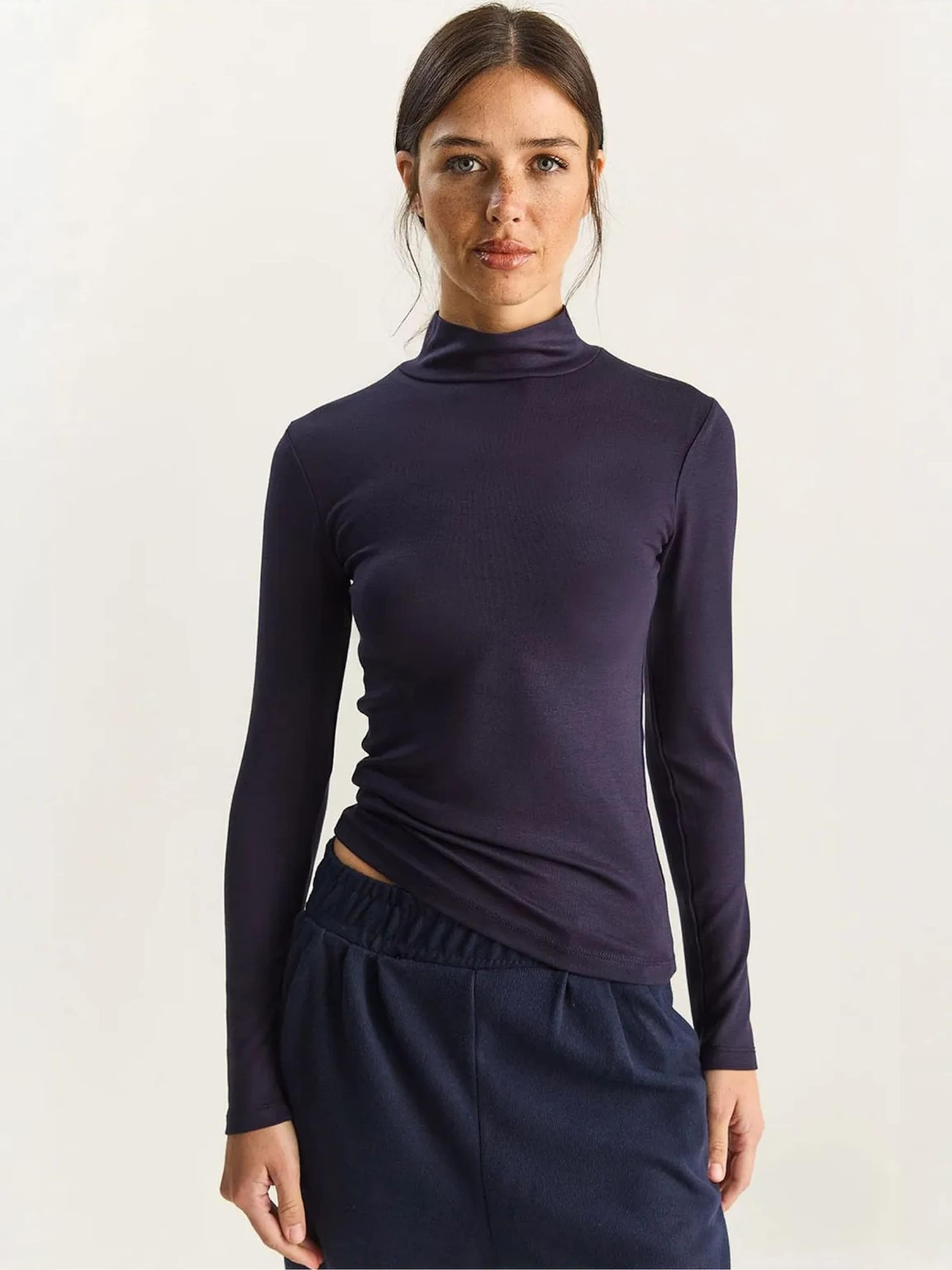 

Bianco Lucci Лонгслив в морском синем цвете