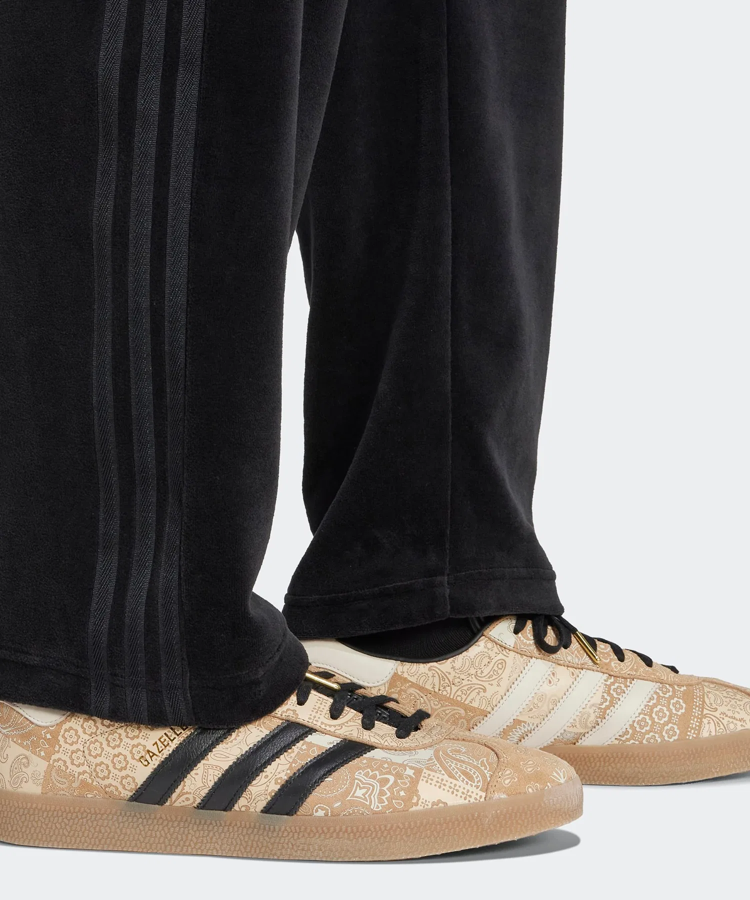 Спортивные брюки adidas VELOUR SST PANT с логотипом Trefoil. — фото 4