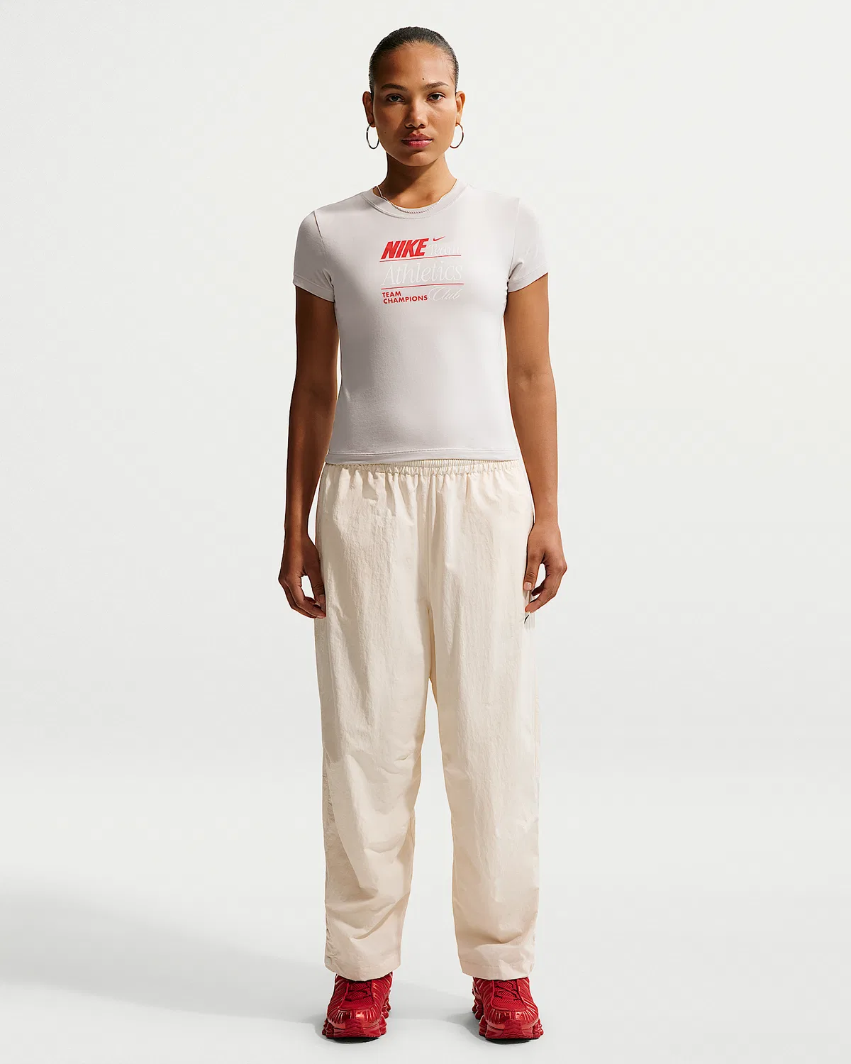 Женская укороченная футболка Nike Sportswear Chill Knit Slim Mod-Cropped, Light Bone — фото 4