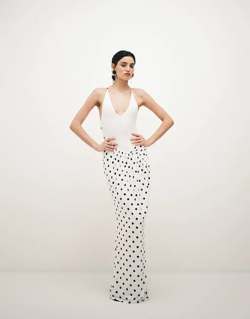 

Облегающее платье-комбинация «два в одном» с запахом и юбкой в горошек ASOS DESIGN