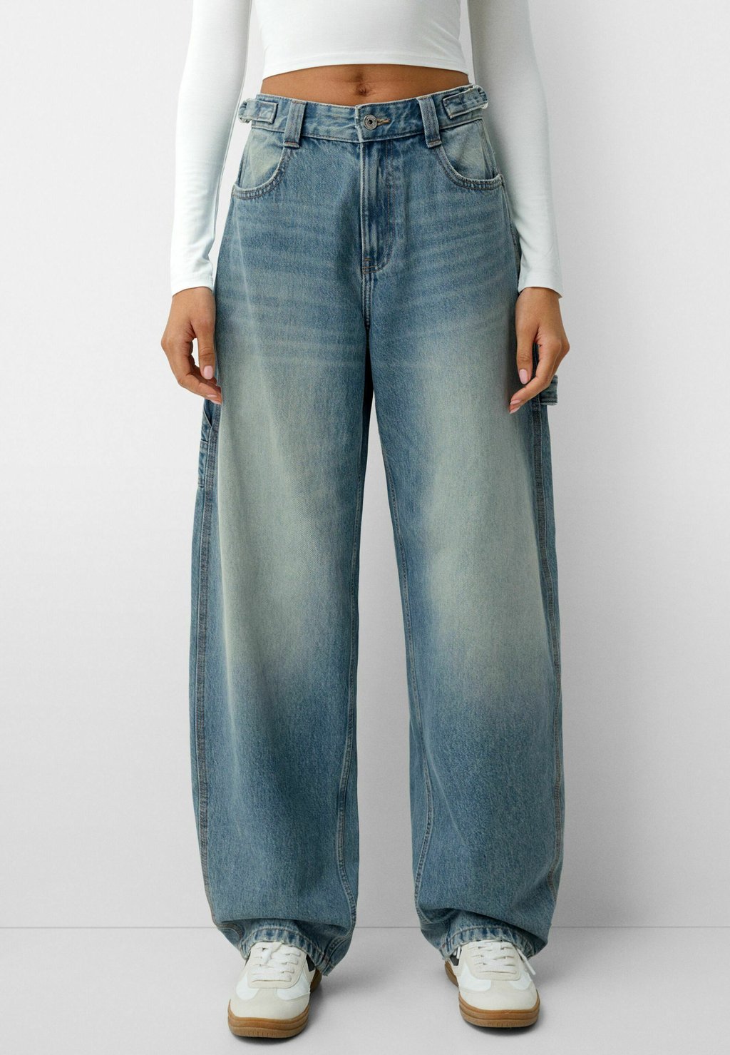 

Мешковатые джинсы CARPENTER Bershka, синий деним