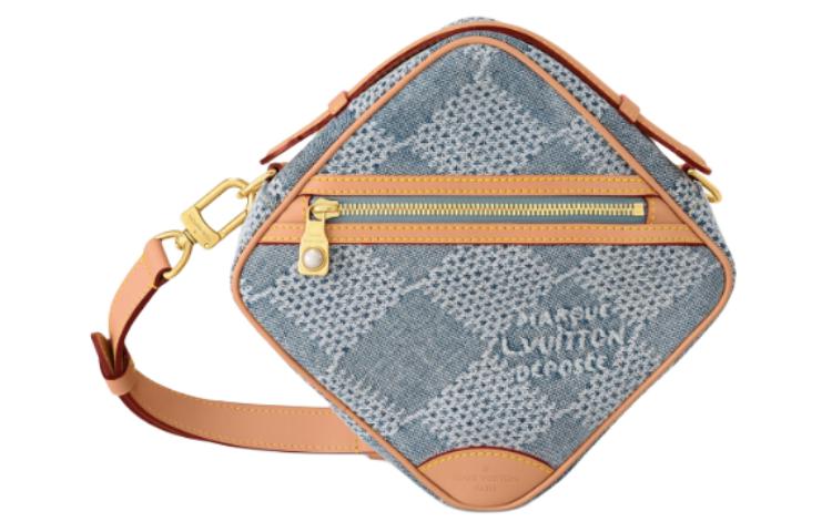 

Шахматный мессенджер Damier Denim 3D Blue Denim LOUIS VUITTON