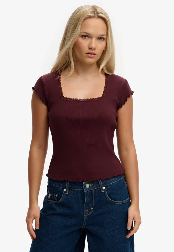 

Спортивная базовая футболка с квадратным вырезом Superdry & Co, Port Red, Красный, Спортивная базовая футболка с квадратным вырезом Superdry & Co, Port Red