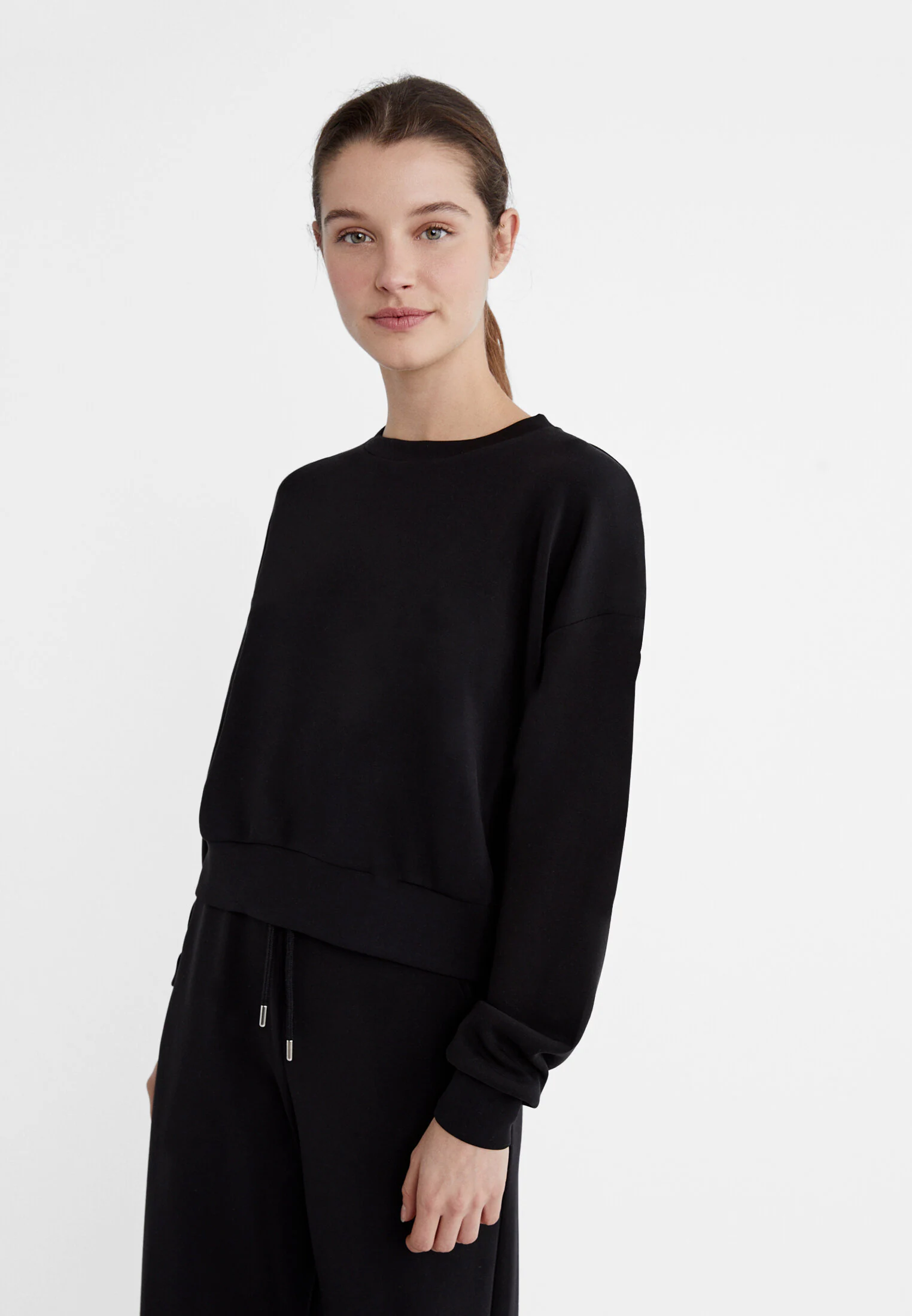 

Толстовка из мягкого модала Stradivarius, черный