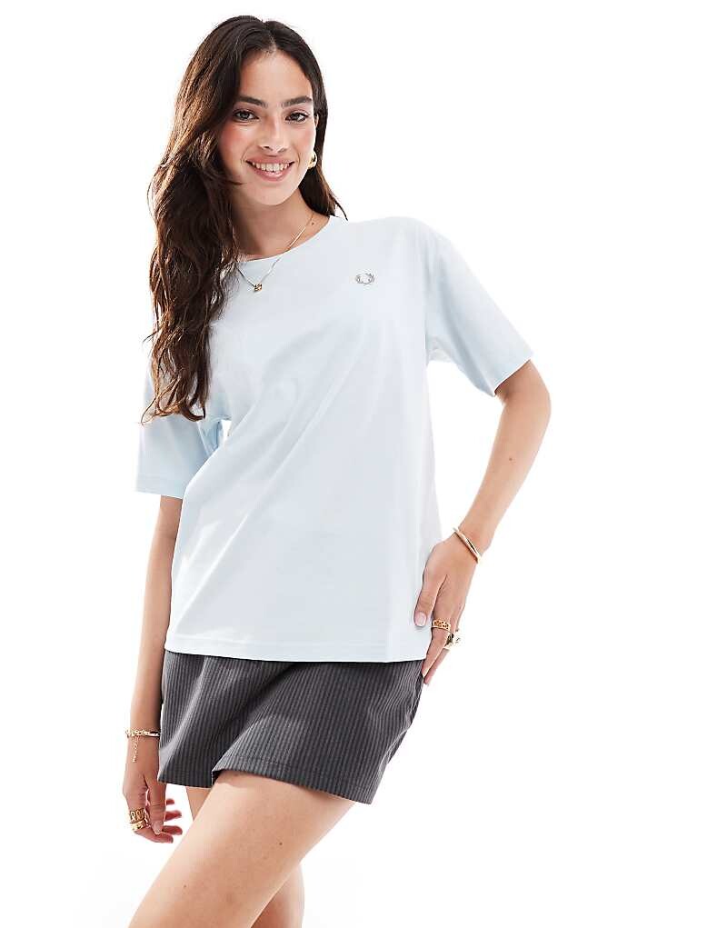 

Fred Perry — синяя футболка с круглым вырезом