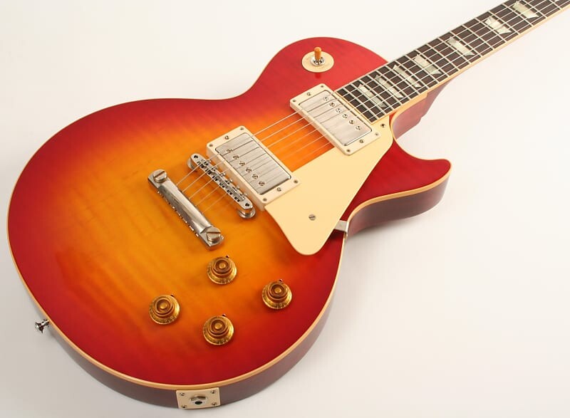

Электрогитара Gibson Custom Shop 1959 Les Paul Standard Reissue VOS Washed Cherry Burst 932545