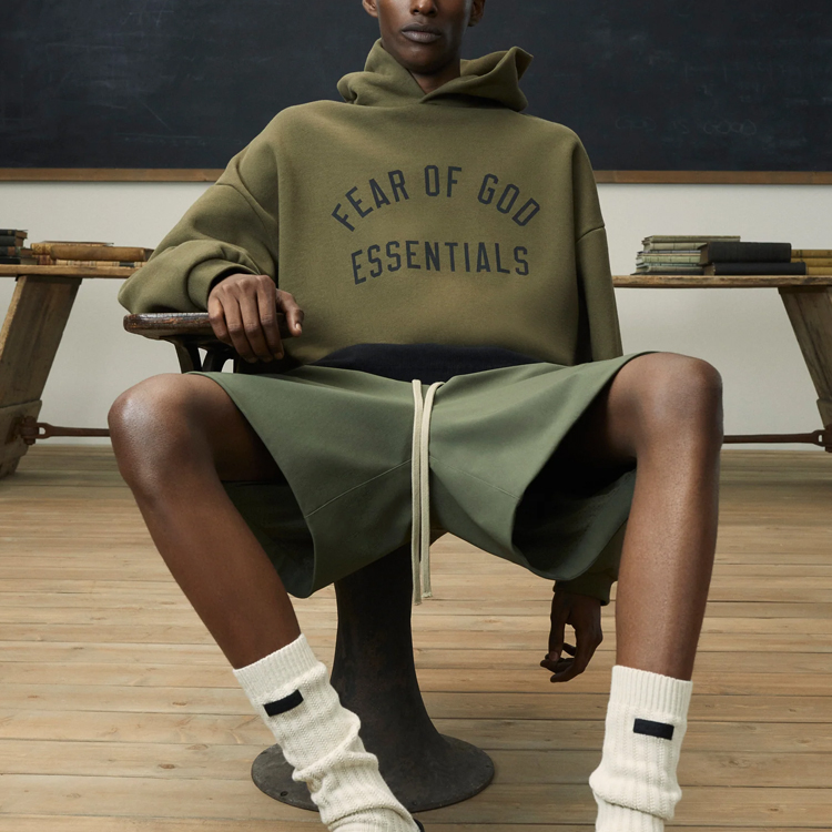 Толстовка с капюшоном из флиса Fear Of God Essentials, Оливковый зеленый/ОЛИВКОВЫЙ — фото 4