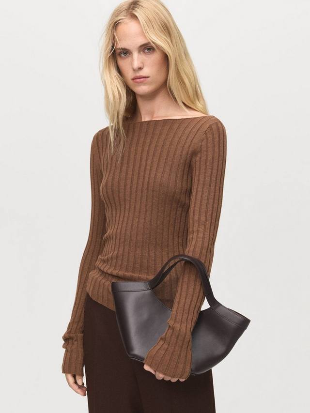 

Свитер Flurry с лодочкой из тонкой ребристой ткани Mango, Dark Brown