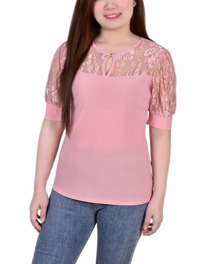 

Женский топ с короткими пышными рукавами, кружевными рукавами и кокеткой NY Collection, фиолетовый