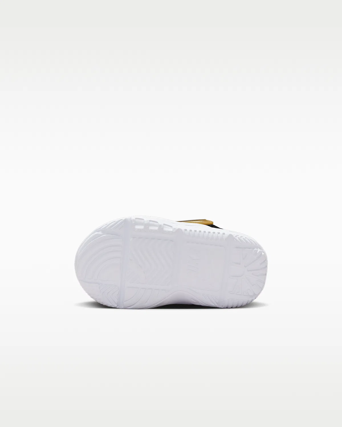 Детские кроссовки Nike Team Hustle D 12, Black/Metallic Gold/White/Black — фото 2