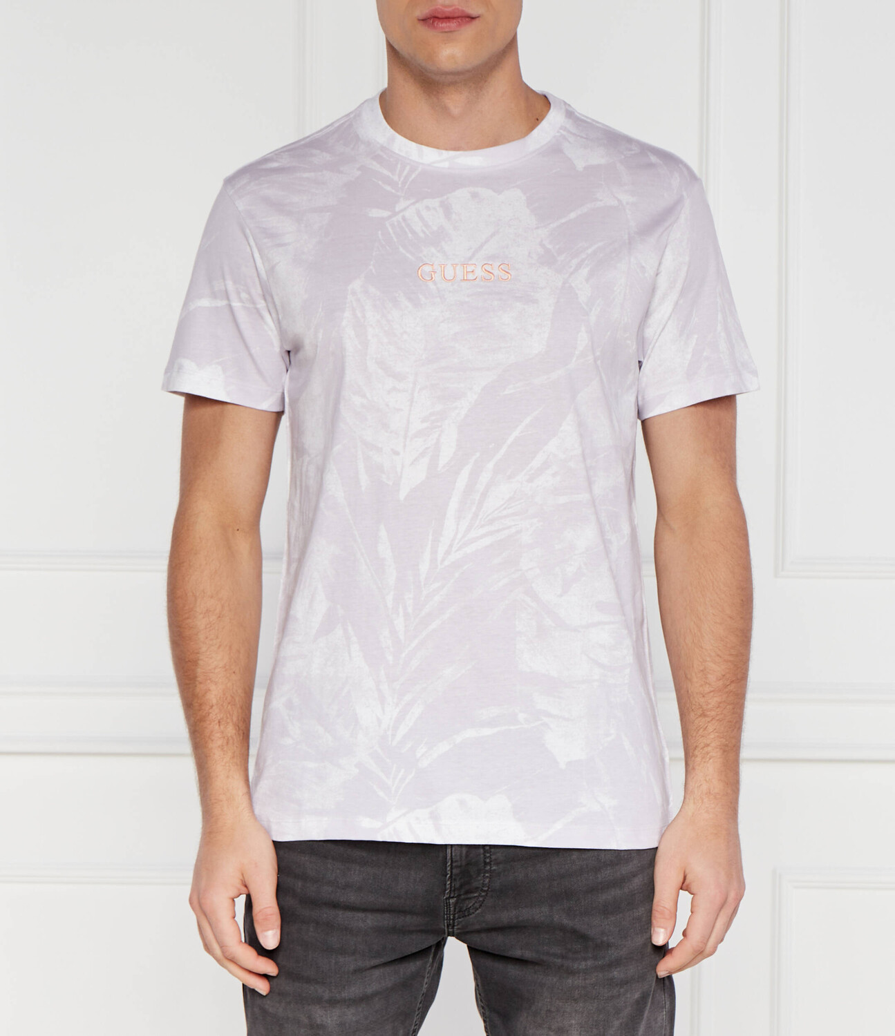 

Футболка GUESS AOP Regular Fit, фиолетовый