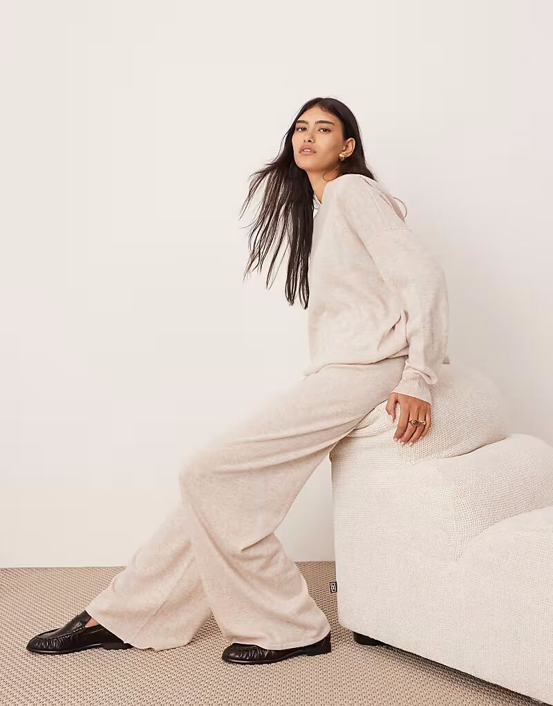 

Широкие брюки из смеси кашемира премиум-класса ASOS EDITION, цвет овсяный