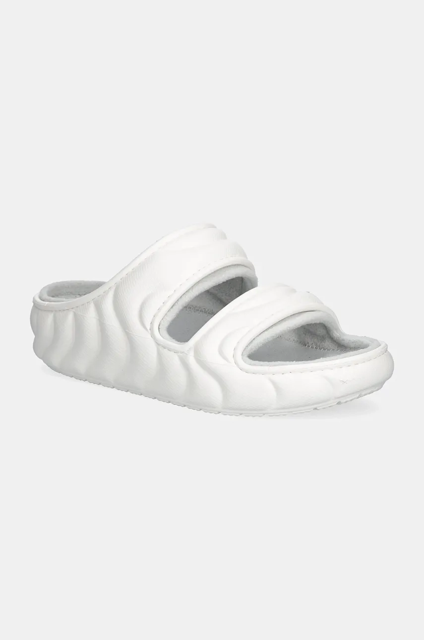 

Классические шлепанцы Cozzy Overpuff Sandal Crocs, белый