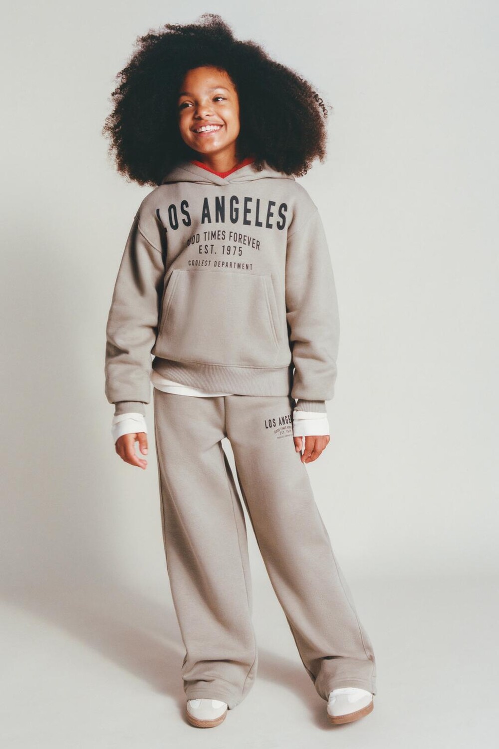 

Широкие брюки из плюша с текстовым принтом ZARA, цвет Mink