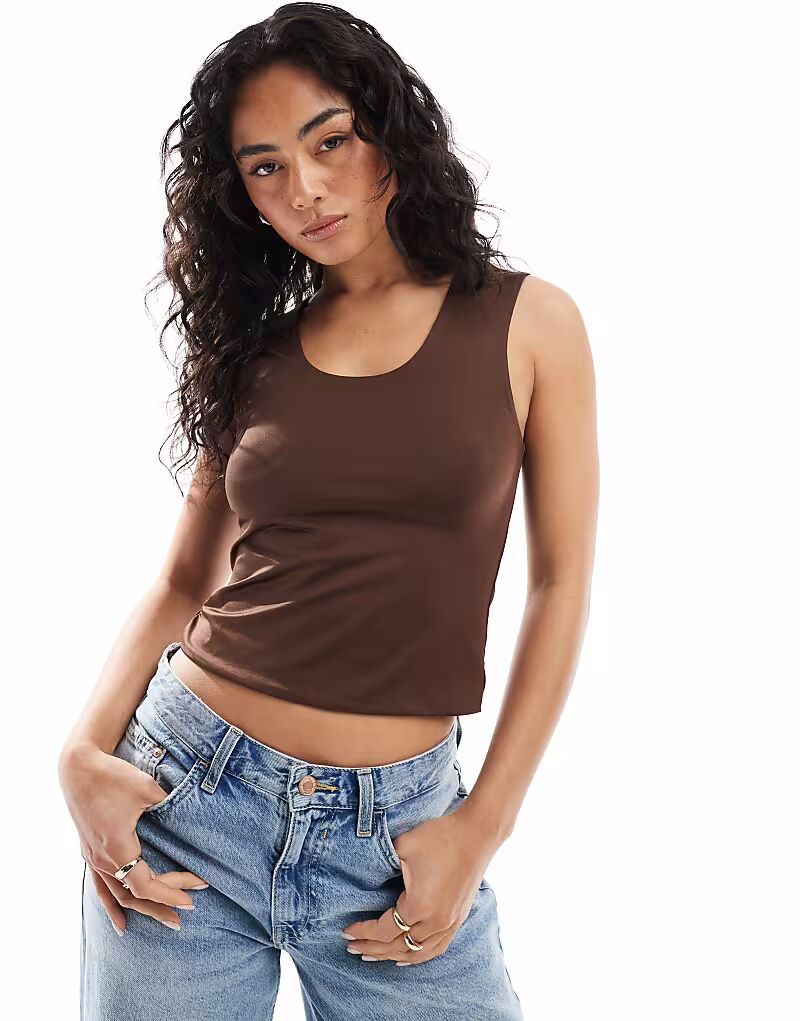 

Двухслойный топ с круглым вырезом ASOS DESIGN шоколадного цвета