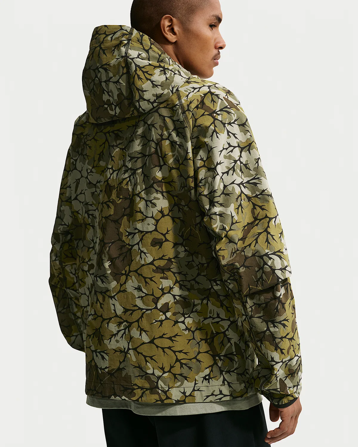 Мужская ветровка Windrunner на полной молнии Nike Tech, Olive Flak/Black — фото 2