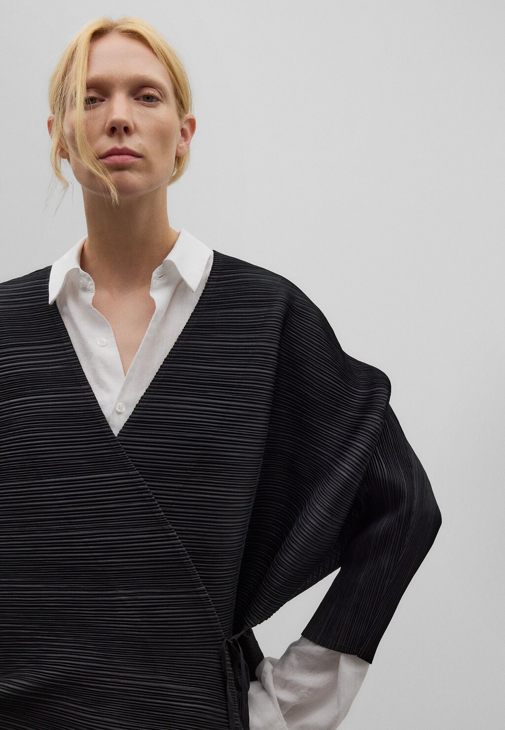 

Летняя куртка CRINKLE KIMONO ADOLFO DOMINGUEZ, черный