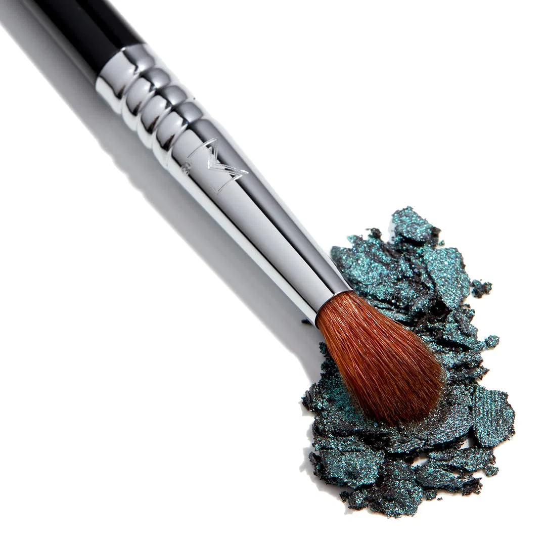 Кисть для растушевки теней «E42 Precision Firm Blender Brush» от Sigma Beauty Sigma Beauty — фото 4