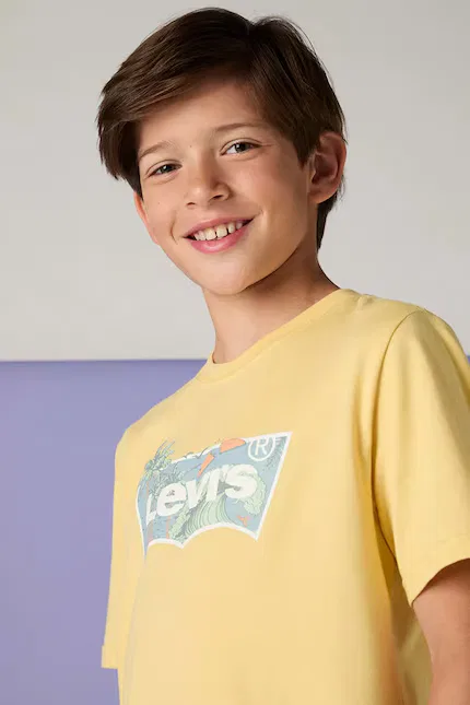 Футболка детская с принтом High Tide Batwing Tee Levi's, желтый — фото 3