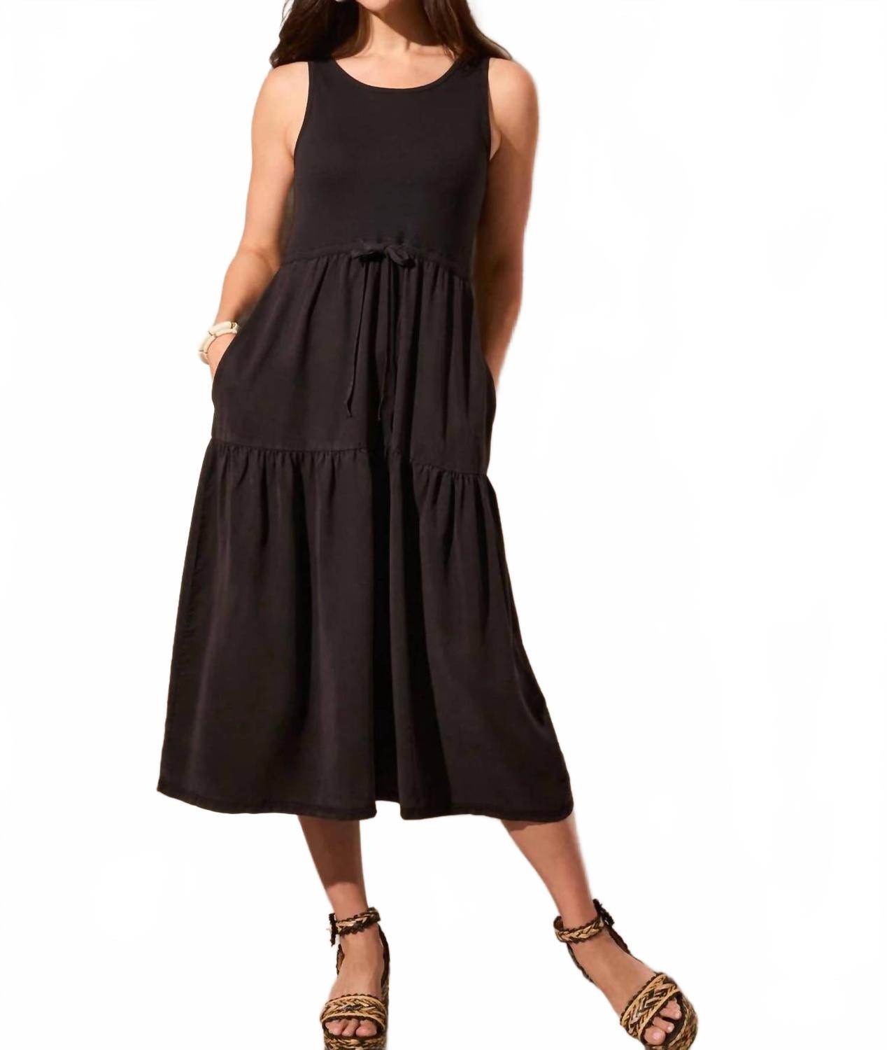 

Черное платье в технике микс-медиа TRIBAL