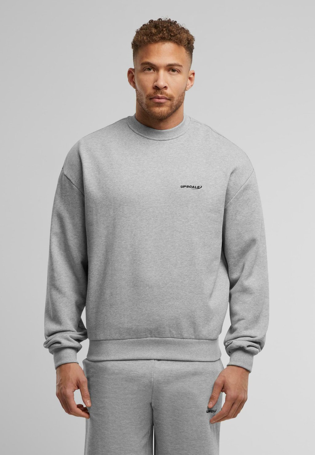 

Толстовка CORE CREWNECK Upscale by Mister Tee, серый