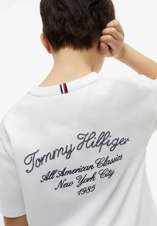 Футболка с графическим принтом Tommy Hilfiger, белый — фото 4